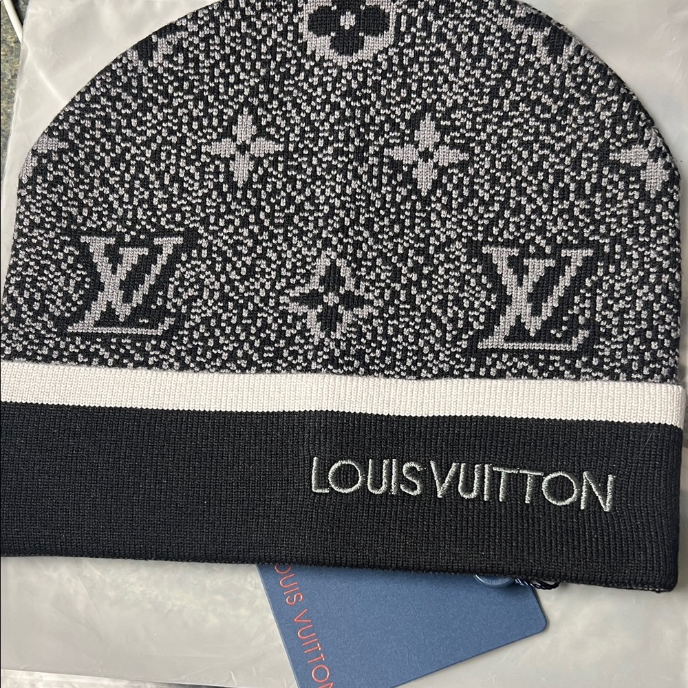 Louis Vuitton Monogram Black and White Knit Hat